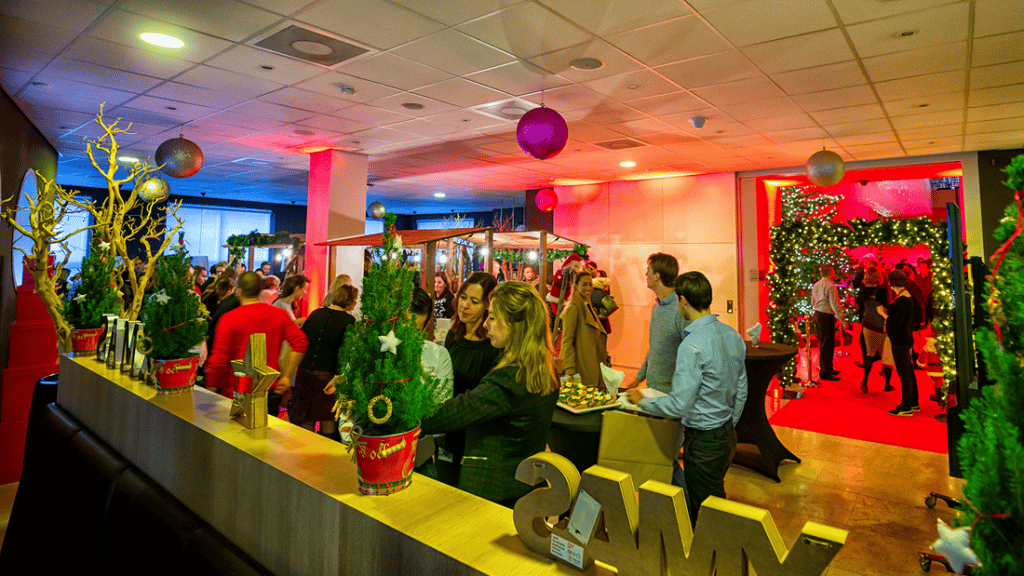 Kerstmarkt in grote zaal